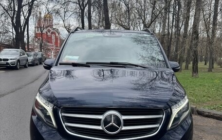 Mercedes-Benz V-Класс, 2018 год, 4 000 000 рублей, 8 фотография