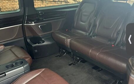 Mercedes-Benz V-Класс, 2018 год, 4 000 000 рублей, 10 фотография