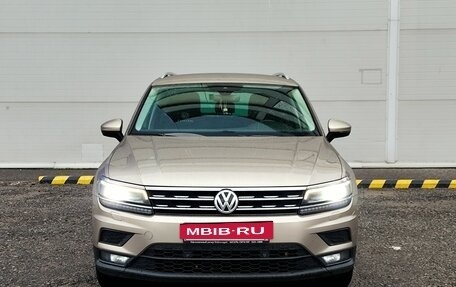 Volkswagen Tiguan II, 2019 год, 2 750 000 рублей, 2 фотография