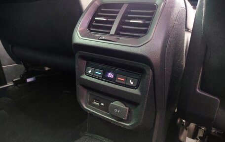 Volkswagen Tiguan II, 2019 год, 2 750 000 рублей, 32 фотография