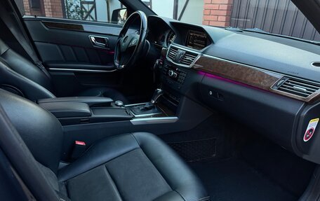 Mercedes-Benz E-Класс, 2011 год, 1 300 000 рублей, 19 фотография