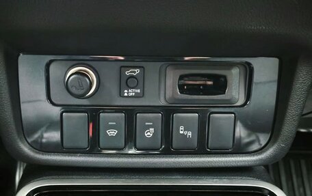 Mitsubishi Outlander III рестайлинг 3, 2017 год, 2 690 000 рублей, 18 фотография