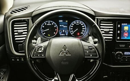 Mitsubishi Outlander III рестайлинг 3, 2017 год, 2 690 000 рублей, 20 фотография