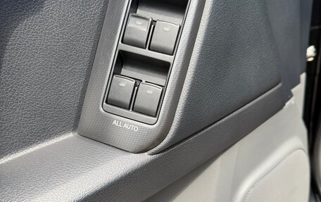 Toyota Land Cruiser Prado 150 рестайлинг 2, 2013 год, 3 100 000 рублей, 23 фотография