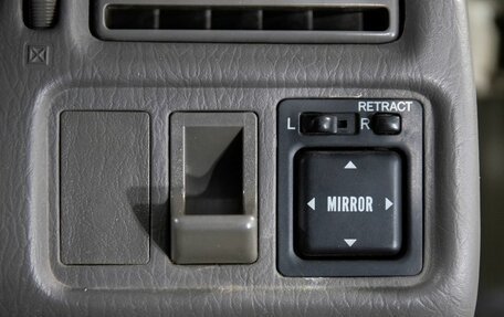 Toyota Ipsum II, 2000 год, 575 000 рублей, 12 фотография