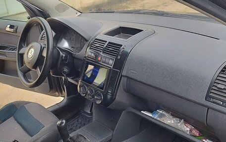 Volkswagen Polo IV рестайлинг, 2004 год, 300 000 рублей, 8 фотография