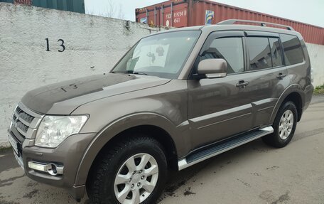 Mitsubishi Pajero IV, 2014 год, 2 650 000 рублей, 2 фотография