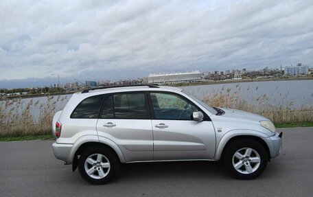 Toyota RAV4, 2003 год, 666 000 рублей, 2 фотография