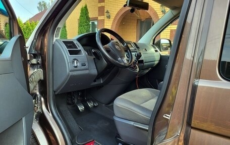 Volkswagen Caravelle T5, 2012 год, 2 000 000 рублей, 7 фотография