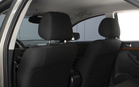 Toyota Avensis III рестайлинг, 2006 год, 570 000 рублей, 11 фотография