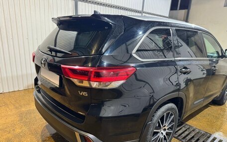 Toyota Highlander III, 2017 год, 4 250 000 рублей, 11 фотография