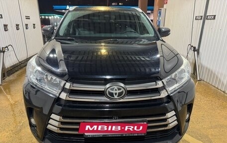 Toyota Highlander III, 2017 год, 4 250 000 рублей, 15 фотография