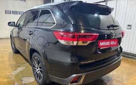 Toyota Highlander III, 2017 год, 4 250 000 рублей, 19 фотография