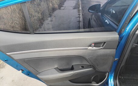 Hyundai Elantra VI рестайлинг, 2018 год, 1 500 000 рублей, 11 фотография