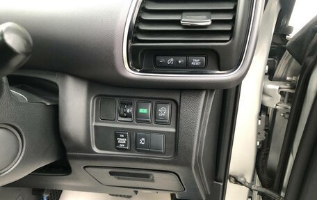 Nissan Serena IV, 2017 год, 1 750 000 рублей, 12 фотография