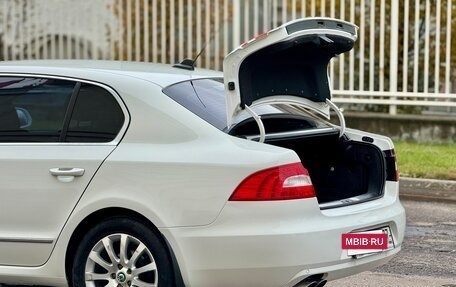 Skoda Superb III рестайлинг, 2009 год, 995 000 рублей, 10 фотография