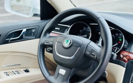 Skoda Superb III рестайлинг, 2009 год, 995 000 рублей, 18 фотография