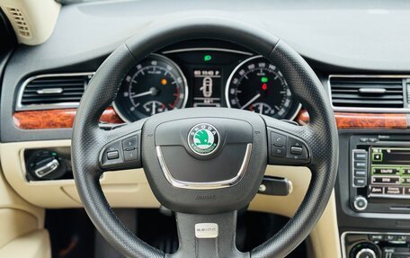 Skoda Superb III рестайлинг, 2009 год, 995 000 рублей, 26 фотография