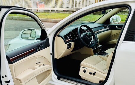 Skoda Superb III рестайлинг, 2009 год, 995 000 рублей, 27 фотография