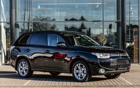 Mitsubishi Outlander III рестайлинг 3, 2014 год, 1 195 000 рублей, 3 фотография