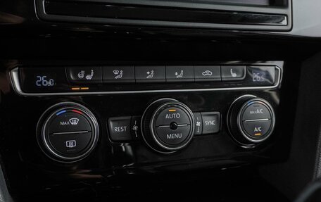 Volkswagen Passat B8 рестайлинг, 2015 год, 1 799 000 рублей, 19 фотография