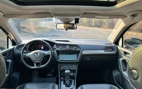 Volkswagen Tiguan II, 2021 год, 2 563 000 рублей, 9 фотография