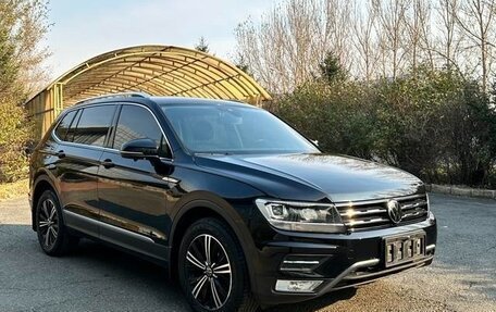 Volkswagen Tiguan II, 2021 год, 2 563 000 рублей, 3 фотография