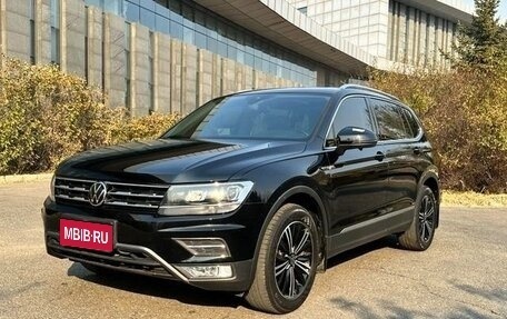 Volkswagen Tiguan II, 2021 год, 2 563 000 рублей, 1 фотография