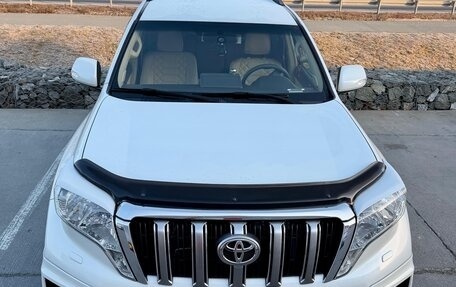 Toyota Land Cruiser Prado 150 рестайлинг 2, 2015 год, 3 555 000 рублей, 1 фотография