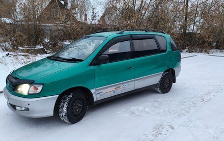 Toyota Ipsum II, 1997 год, 480 000 рублей, 1 фотография