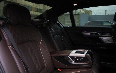 BMW 7 серия, 2017 год, 2 721 310 рублей, 12 фотография