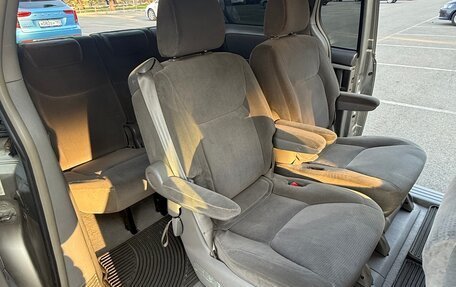 Toyota Sienna II рестайлинг, 2004 год, 1 350 000 рублей, 2 фотография