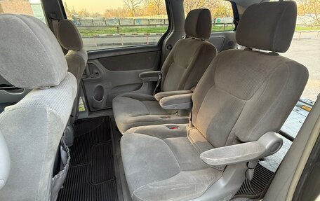 Toyota Sienna II рестайлинг, 2004 год, 1 350 000 рублей, 5 фотография