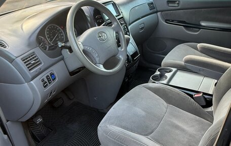 Toyota Sienna II рестайлинг, 2004 год, 1 350 000 рублей, 8 фотография