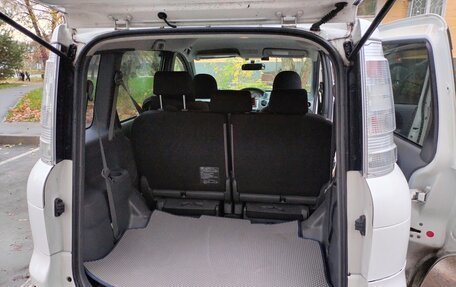 Toyota Sienta I, 2014 год, 1 200 000 рублей, 14 фотография