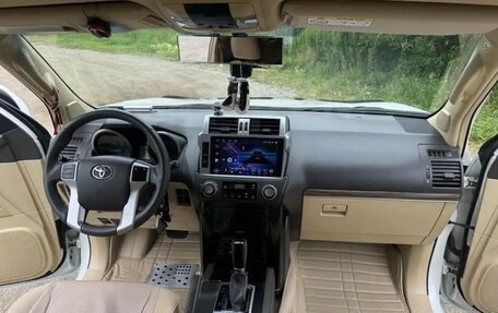 Toyota Land Cruiser Prado 150 рестайлинг 2, 2015 год, 3 555 000 рублей, 6 фотография