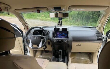 Toyota Land Cruiser Prado 150 рестайлинг 2, 2015 год, 3 555 000 рублей, 11 фотография