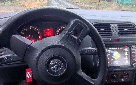 Volkswagen Polo VI (EU Market), 2011 год, 750 000 рублей, 7 фотография