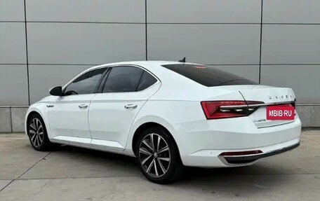 Skoda Superb III рестайлинг, 2022 год, 1 869 047 рублей, 4 фотография