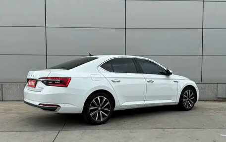 Skoda Superb III рестайлинг, 2022 год, 1 869 047 рублей, 6 фотография
