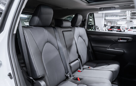 Toyota Highlander, 2025 год, 5 950 000 рублей, 21 фотография