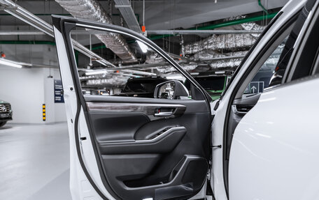 Toyota Highlander, 2025 год, 5 950 000 рублей, 29 фотография