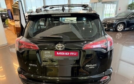 Toyota RAV4, 2018 год, 2 580 000 рублей, 10 фотография