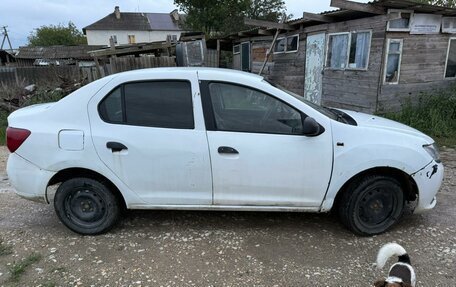 Renault Logan II, 2017 год, 200 000 рублей, 4 фотография