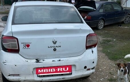 Renault Logan II, 2017 год, 200 000 рублей, 2 фотография