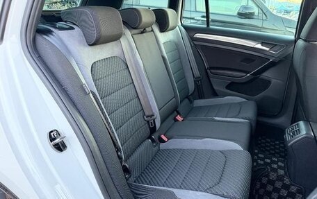 Volkswagen Golf VII, 2017 год, 1 133 222 рублей, 13 фотография