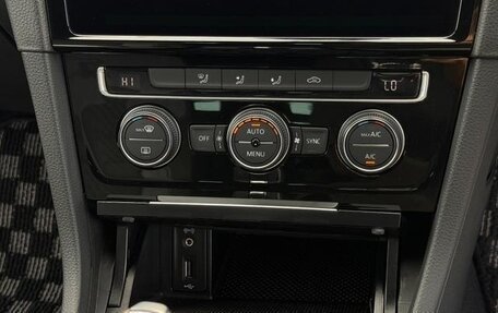 Volkswagen Golf VII, 2017 год, 1 133 222 рублей, 22 фотография