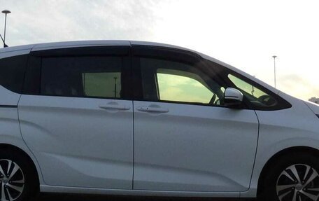 Honda Freed II, 2017 год, 1 725 000 рублей, 2 фотография