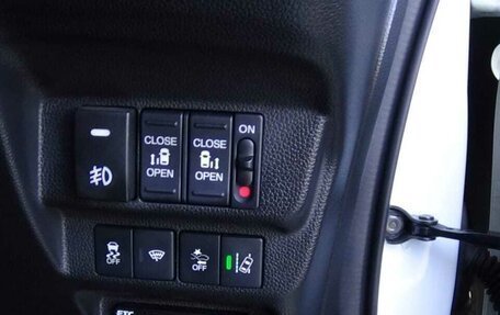 Honda Freed II, 2017 год, 1 725 000 рублей, 29 фотография