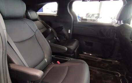 Toyota Sienna, 2025 год, 9 200 000 рублей, 3 фотография